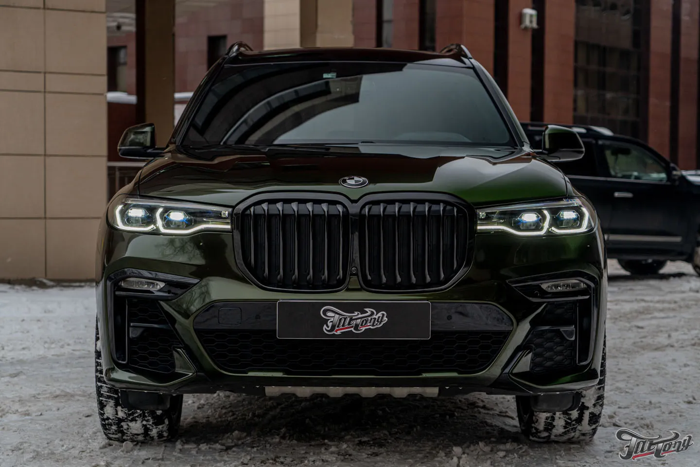 Фирменный Шиномонтаж на вибростенде для BMW X7 на оборудовании Hunter